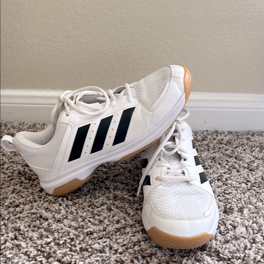 Volleyball shoes